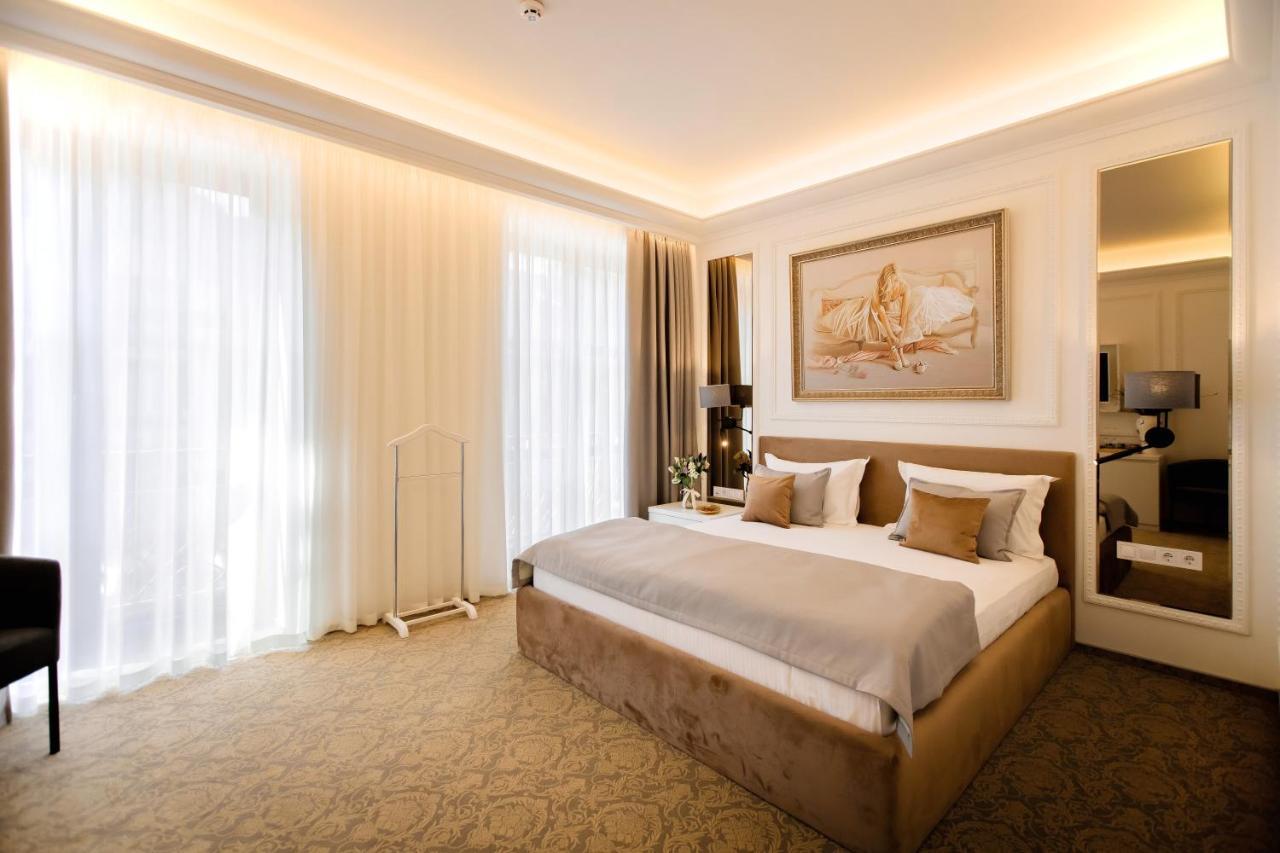 Bon Hotel Dnipro Exterior photo