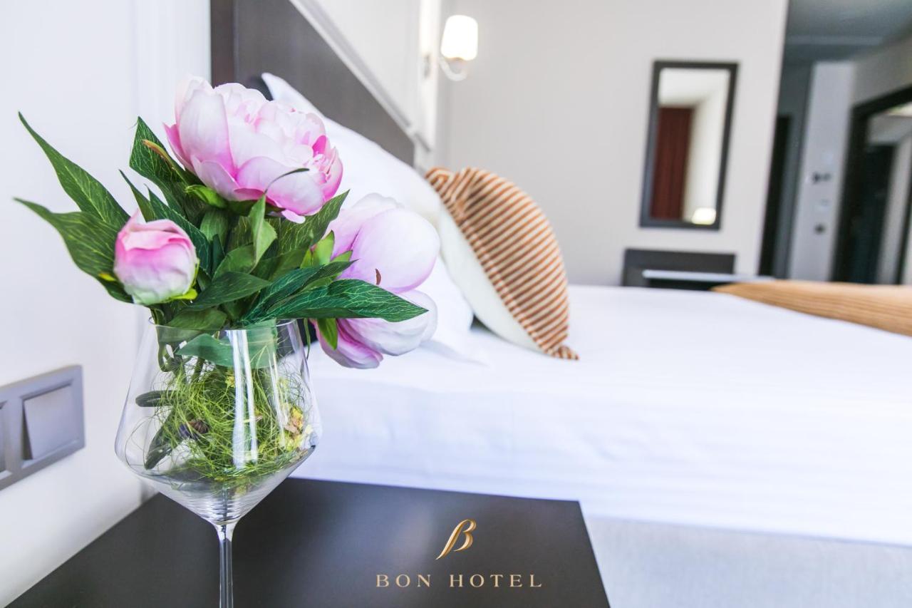 Bon Hotel Dnipro Exterior photo
