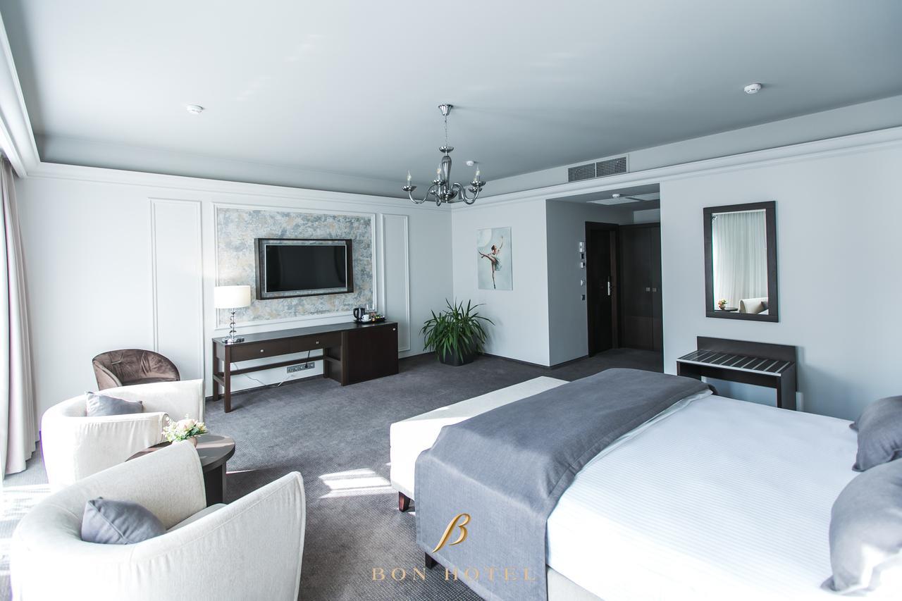 Bon Hotel Dnipro Exterior photo