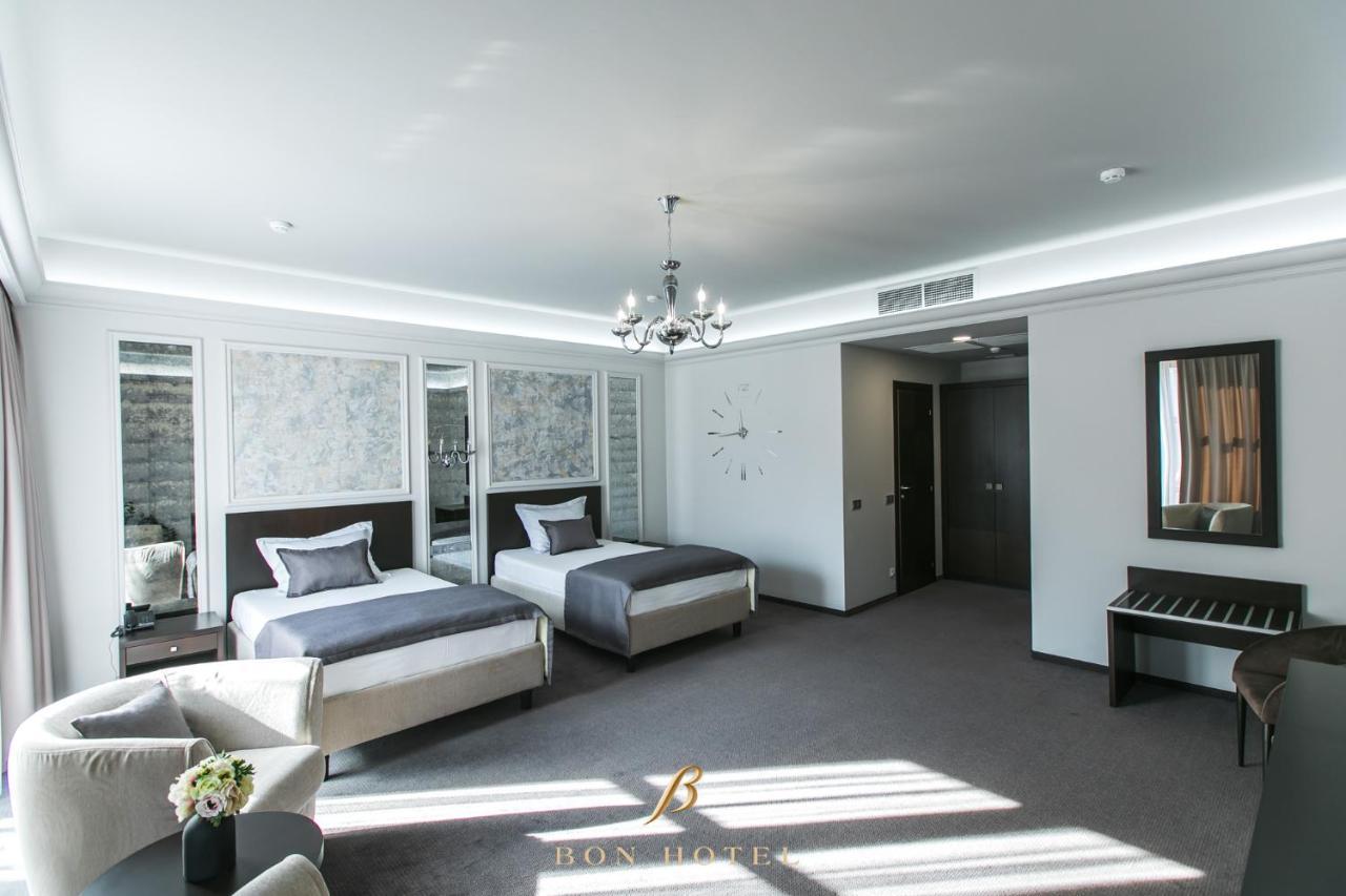Bon Hotel Dnipro Exterior photo